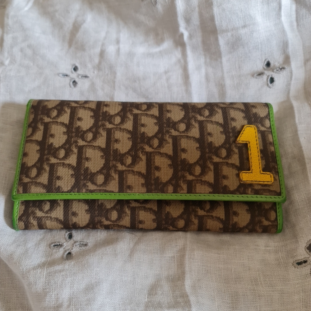 Dior wallet